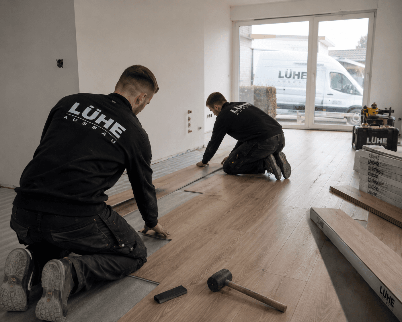 Lühe Ausbau, Bodenbeläge